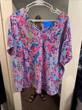 Women’s Pink & Blue Printed V-Neck Top